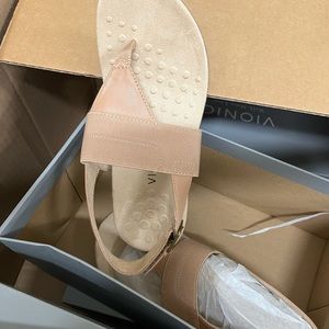 VIONIC sandals - size 6